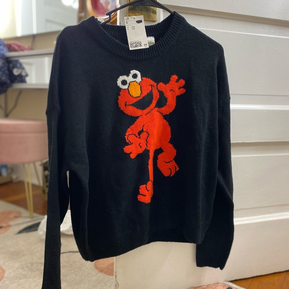 Tags on, never worn H&M Elmo sweater